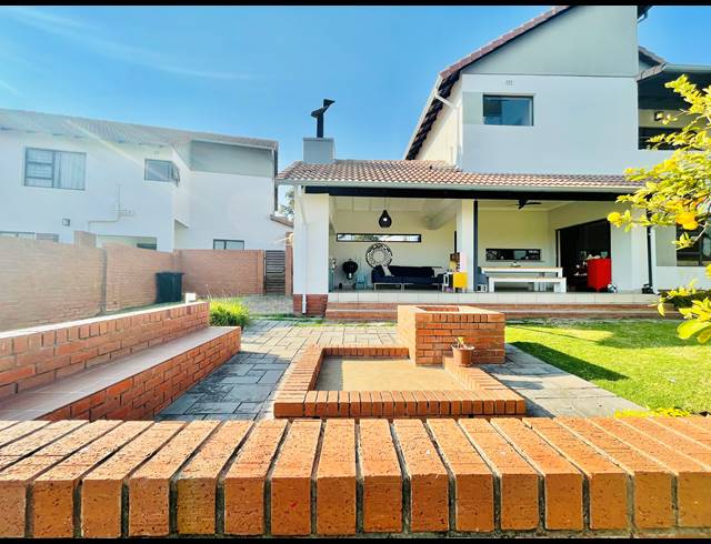 3 BEDROOM TOWNHOUSE RENTED IN PAULSHOF